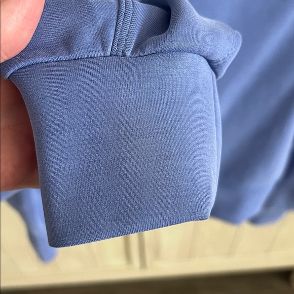 Lululemon Perfectly Oversized Softstreme Crew - Size 4 - Picture 4 of 11